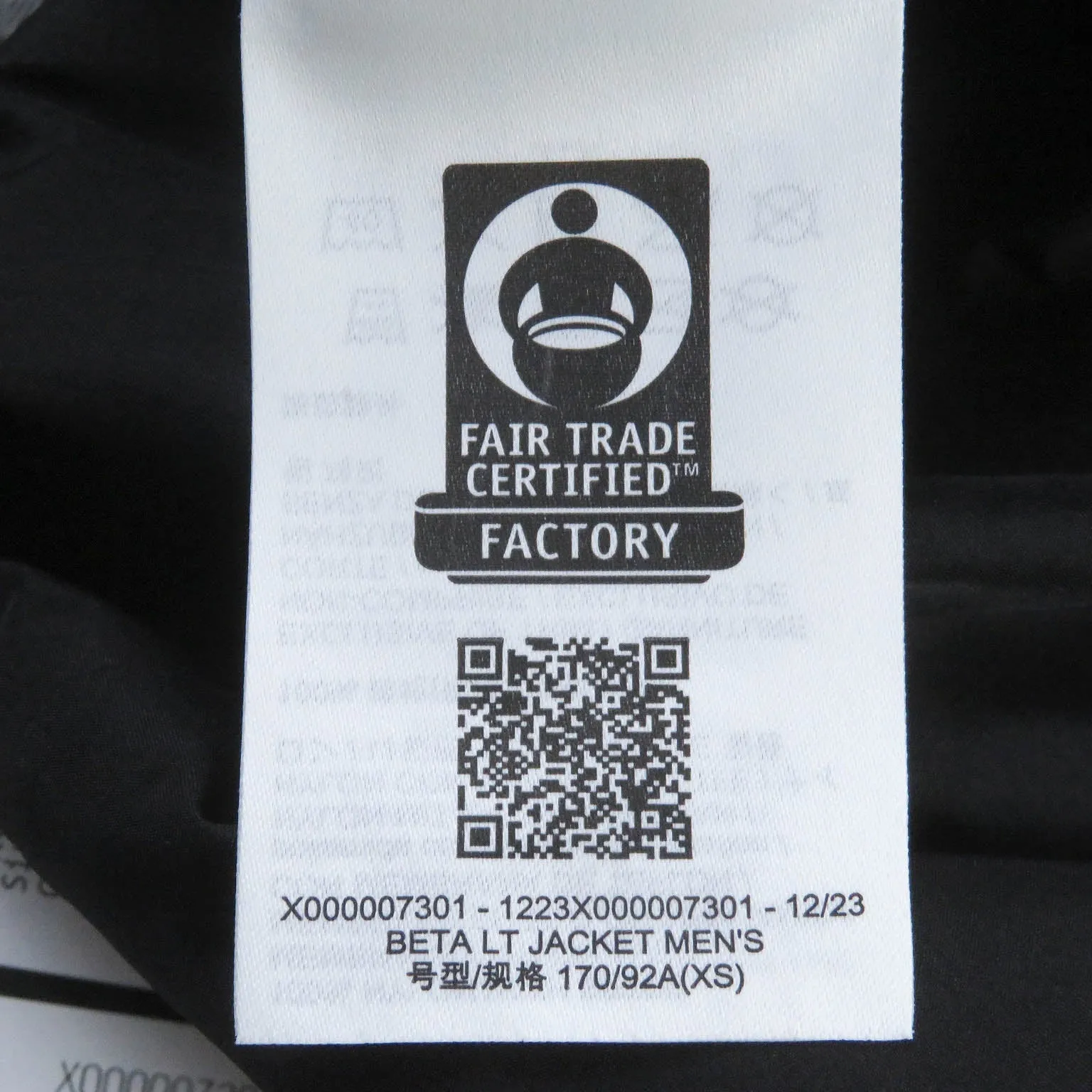 ARC'TERYX Mountain Hoodie X00007301 Main: 100% nylon black BETA LT JACKET mens XS Used