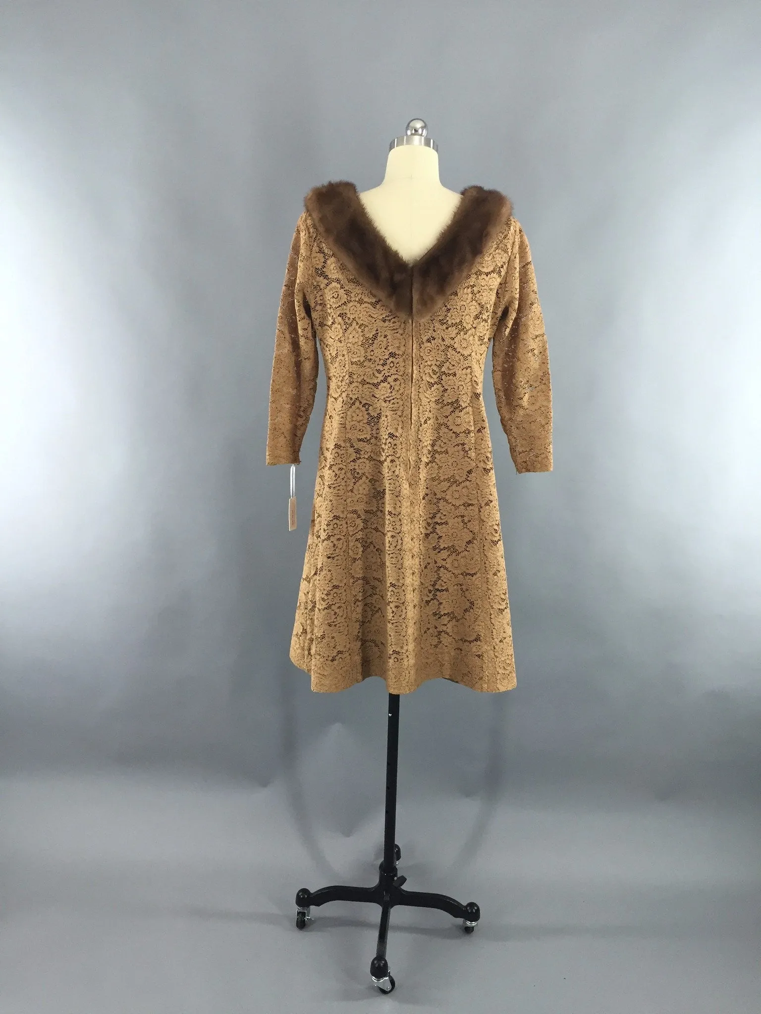 Vintage 1960s Lace Dress / Mink Fur Collar